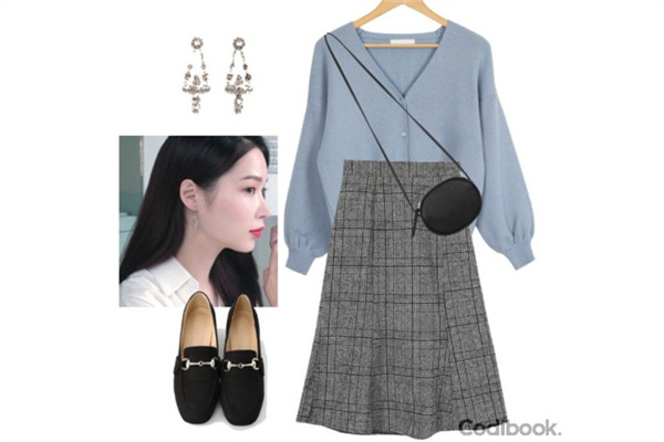 灰色和藍(lán)色衣服搭配嗎 灰色和藍(lán)色搭配效果圖片 灰色和藍(lán)色衣服搭配嗎 灰色和藍(lán)色搭配效果圖片