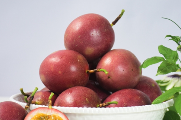 百香果是什么味道 酸酸的很帶感 百香果是什么味道 酸酸的很帶感