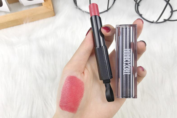 學(xué)生用什么口紅好 適合學(xué)生黨的口紅推薦 學(xué)生用什么口紅好 適合學(xué)生黨的口紅推薦