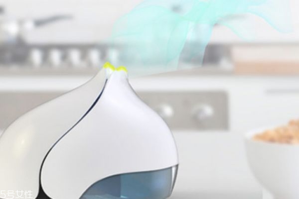 加濕器可以加香水嗎 ?空調(diào)房要放加濕器嗎 加濕器可以加香水嗎 ?空調(diào)房要放加濕器嗎