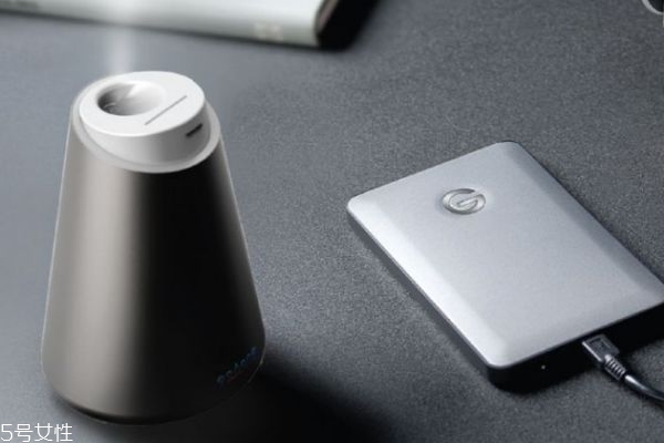 加濕器可以加香水嗎 ?空調(diào)房要放加濕器嗎 加濕器可以加香水嗎 ?空調(diào)房要放加濕器嗎