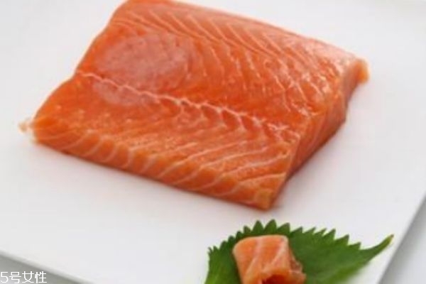 三文魚怎么做給寶寶吃 給寶寶這樣吃就對(duì)了 三文魚怎么做給寶寶吃 給寶寶這樣吃就對(duì)了
