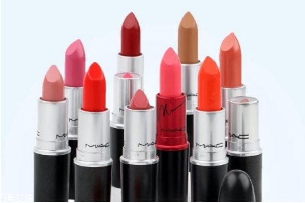 口紅怎么疊涂不會(huì)臟 口紅疊涂順序 口紅怎么疊涂不會(huì)臟 口紅疊涂順序