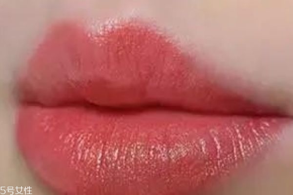 滋潤又顯白的口紅推薦 滋潤的大牌口紅排行榜 滋潤又顯白的口紅推薦 滋潤的大牌口紅排行榜