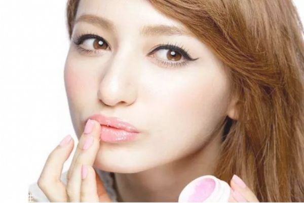 最熱口紅品牌推薦 口紅的錯(cuò)誤涂法 最熱口紅品牌推薦 口紅的錯(cuò)誤涂法