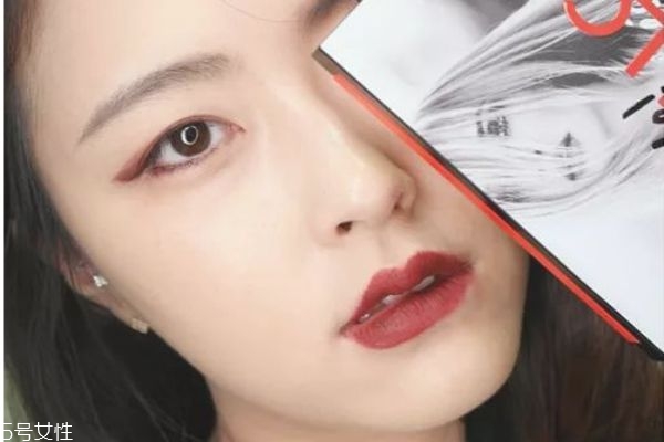 紅色妝容怎么畫 紅色系眼妝怎么畫好看 紅色妝容怎么畫 紅色系眼妝怎么畫好看