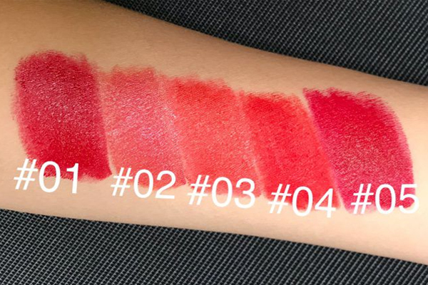 美寶蓮大理石口紅全部試色 5款色號手臂試色和上嘴圖 美寶蓮大理石口紅全部試色 5款色號手臂試色和上嘴圖