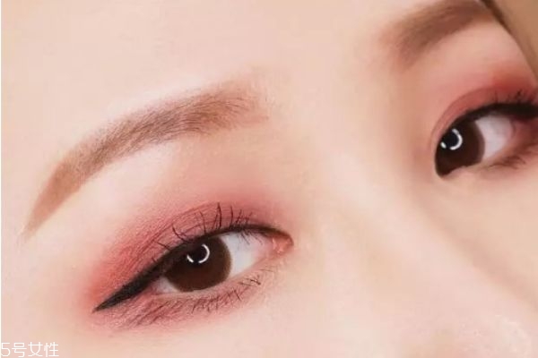 紅色妝容怎么畫 紅色系眼妝怎么畫好看 紅色妝容怎么畫 紅色系眼妝怎么畫好看