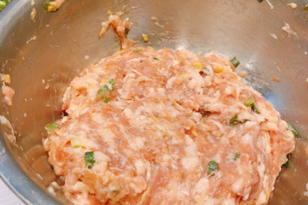 餃子餡是生的好還是熟的好 肉餡用生的好 餃子餡是生的好還是熟的好 肉餡用生的好