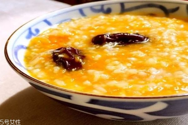 韓式南瓜粥的做法 這樣熬出來的南瓜粥超級(jí)好喝 韓式南瓜粥的做法 這樣熬出來的南瓜粥超級(jí)好喝