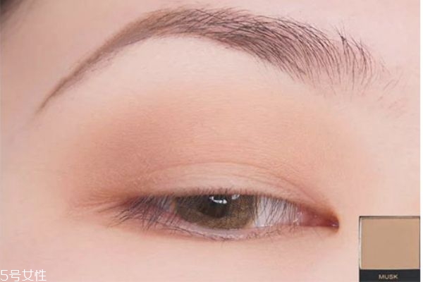 咖色系眼妝怎么畫 咖啡色細(xì)閃眼影怎么畫 咖色系眼妝怎么畫 咖啡色細(xì)閃眼影怎么畫