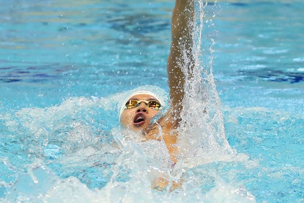 游泳能鍛煉腹肌嗎 這是肯定的 游泳能鍛煉腹肌嗎 這是肯定的