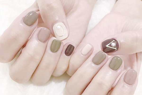 2019簡單短甲美甲圖片 最新百搭短甲美甲 2019簡單短甲美甲圖片 最新百搭短甲美甲