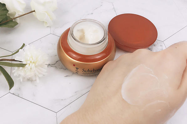 雪花秀人參霜有幾種 雪花秀人參霜2種質(zhì)地怎么選 雪花秀人參霜有幾種 雪花秀人參霜2種質(zhì)地怎么選