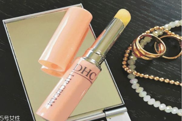 dhc唇膏批號在哪里 dhc潤唇膏生產(chǎn)批號查詢 dhc唇膏批號在哪里 dhc潤唇膏生產(chǎn)批號查詢