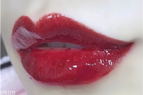 tf按壓唇釉03是什么顏色 tf細管按壓唇釉03試色 tf按壓唇釉03是什么顏色 tf細管按壓唇釉03試色