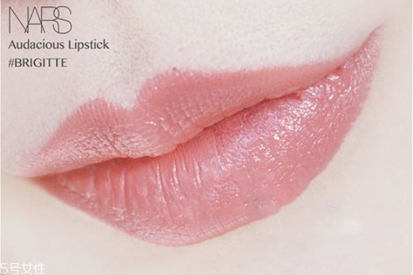 nars敢耀唇膏有什么顏色 nars敢耀唇膏試色 nars敢耀唇膏有什么顏色 nars敢耀唇膏試色