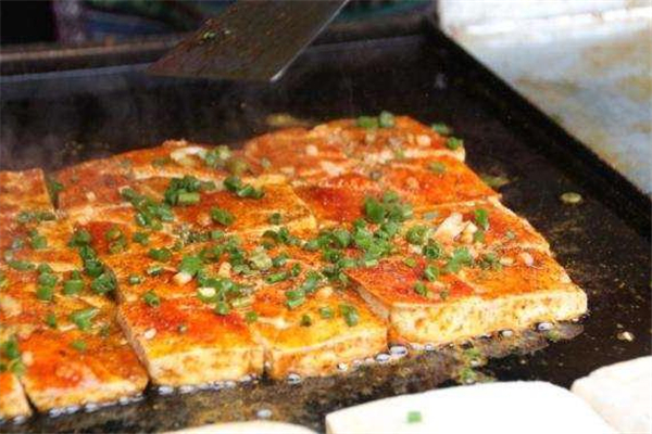 鐵板豆腐的做法 美味街邊小吃 鐵板豆腐的做法 美味街邊小吃