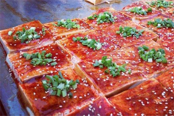 鐵板豆腐的做法 美味街邊小吃 鐵板豆腐的做法 美味街邊小吃