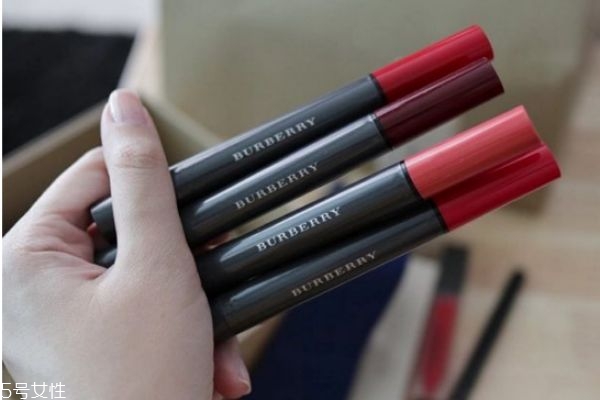 burberry氣墊唇釉58是什么顏色 burberry氣墊唇釉試色 burberry氣墊唇釉58是什么顏色 burberry氣墊唇釉試色