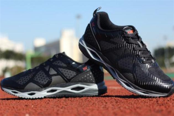 跑鞋可以打籃球嗎 容易受傷 跑鞋可以打籃球嗎 容易受傷