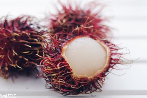 紅毛丹和荔枝哪個(gè)好吃 紅毛丹可以這樣吃 紅毛丹和荔枝哪個(gè)好吃 紅毛丹可以這樣吃