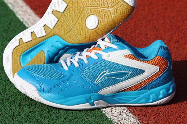 羽毛球鞋可以跑步嗎 并不適合戶(hù)外 羽毛球鞋可以跑步嗎 并不適合戶(hù)外