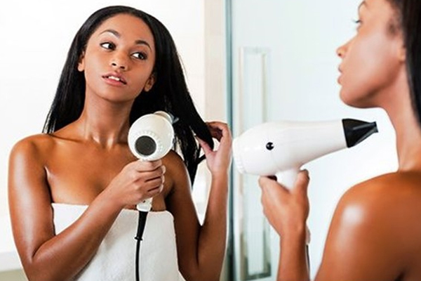 干洗發(fā)噴霧怎么用去油效果好 3招告別油膩發(fā)絲 干洗發(fā)噴霧怎么用去油效果好 3招告別油膩發(fā)絲