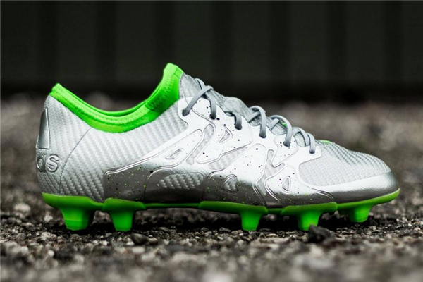 足球鞋fg能踢人造草嗎 要看具體場(chǎng)地 足球鞋fg能踢人造草嗎 要看具體場(chǎng)地