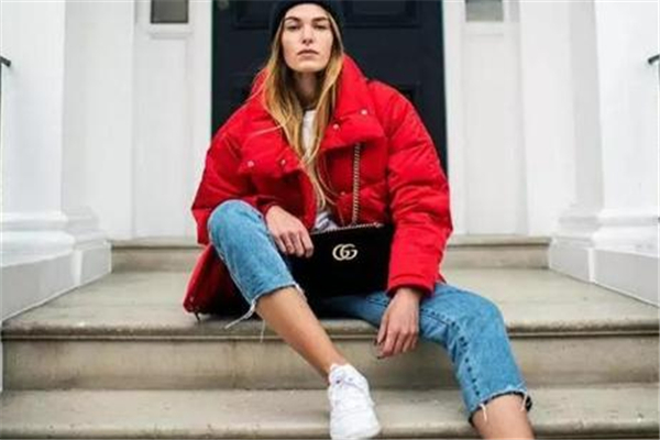 面包服怎么搭配褲子 面包服穿搭小套路 面包服怎么搭配褲子 面包服穿搭小套路