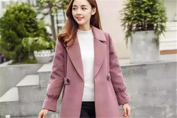 矮個子怎么穿大衣顯高 秋冬必備秘訣 矮個子怎么穿大衣顯高 秋冬必備秘訣