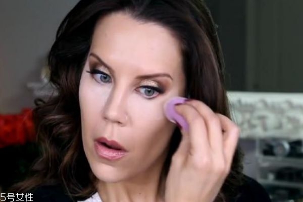 烘焙定妝法適合什么皮膚 所有膚質(zhì)都適合 烘焙定妝法適合什么皮膚 所有膚質(zhì)都適合