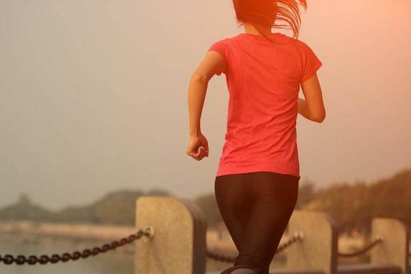 慢跑和跳繩哪個減肥效果好 推薦是跳繩 慢跑和跳繩哪個減肥效果好 推薦是跳繩