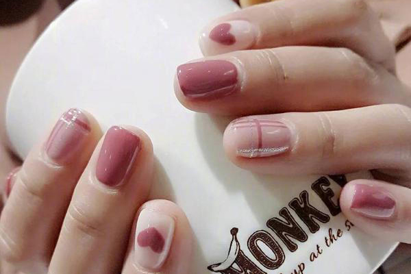 2019豆沙色美甲圖片 溫柔甜美的豆沙色美甲 2019豆沙色美甲圖片 溫柔甜美的豆沙色美甲