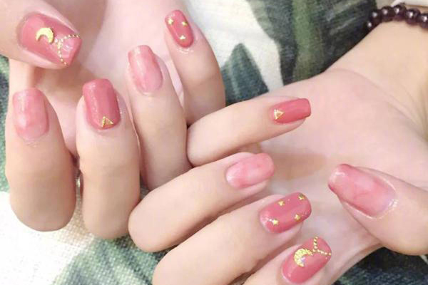 2019豆沙色美甲圖片 溫柔甜美的豆沙色美甲 2019豆沙色美甲圖片 溫柔甜美的豆沙色美甲