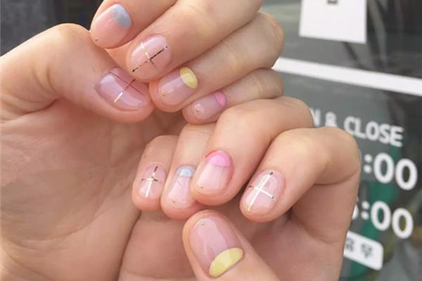 2019簡單透明美甲圖片 清新又好看透明美甲 2019簡單透明美甲圖片 清新又好看透明美甲