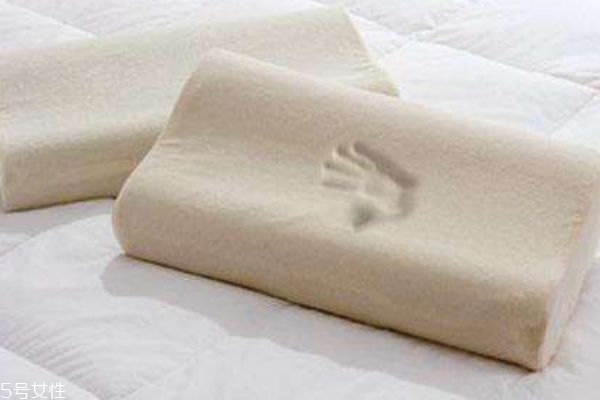 記憶枕怎么判斷好壞 4步判斷記憶枕的好壞 記憶枕怎么判斷好壞 4步判斷記憶枕的好壞