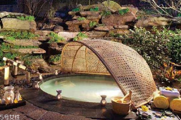 冬天適合去哪里旅游 滑雪溫泉一個都不能少 冬天適合去哪里旅游 滑雪溫泉一個都不能少