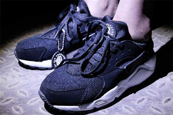 為什么國產(chǎn)跑鞋沒人買 原因是這樣 為什么國產(chǎn)跑鞋沒人買 原因是這樣