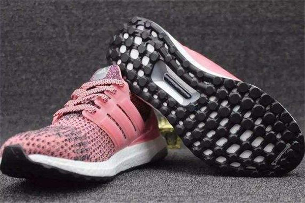 跑鞋和運(yùn)動(dòng)鞋的區(qū)別 千萬(wàn)不要買錯(cuò)