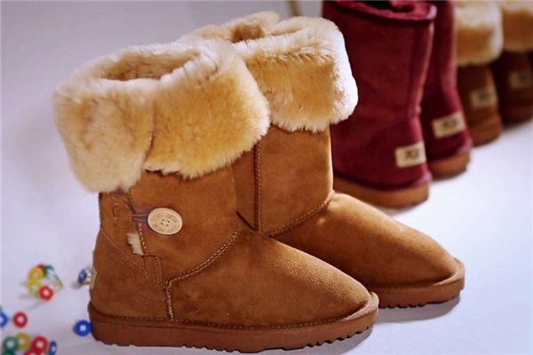 雪地靴為什么那么貴 材質(zhì)很重要 雪地靴為什么那么貴 材質(zhì)很重要