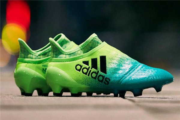 足球鞋高幫好還是低幫好 看個(gè)人運(yùn)動(dòng)習(xí)慣 足球鞋高幫好還是低幫好 看個(gè)人運(yùn)動(dòng)習(xí)慣