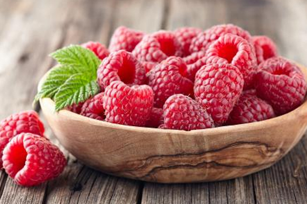 黑莓和樹莓的區(qū)別 黑莓和樹莓對比圖 黑莓和樹莓的區(qū)別 黑莓和樹莓對比圖