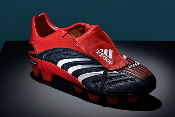 足球鞋和運(yùn)動(dòng)鞋的區(qū)別 差異很明顯 足球鞋和運(yùn)動(dòng)鞋的區(qū)別 差異很明顯