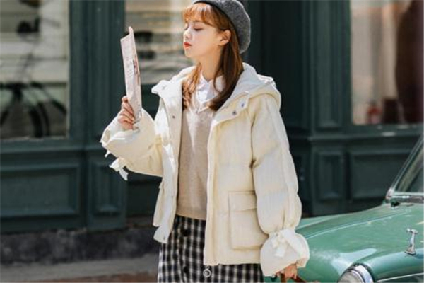 短款棉服怎么搭配好看 保暖又好看 短款棉服怎么搭配好看 保暖又好看