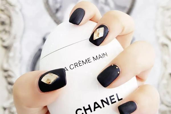 2019大顆鉆石美甲圖片 炫酷帶鉆石美甲 2019大顆鉆石美甲圖片 炫酷帶鉆石美甲