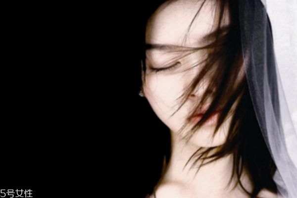 發(fā)膜和護發(fā)素可以一起用嗎