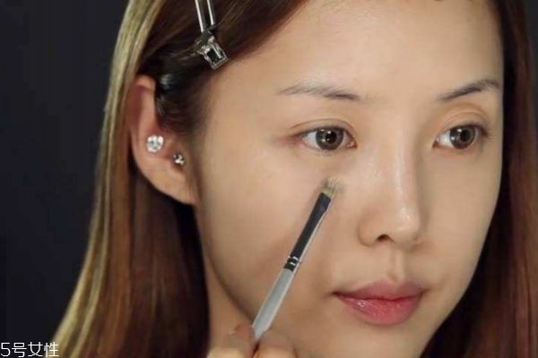 遮瑕膏怎么遮眼袋 遮瑕膏怎么遮眼袋
