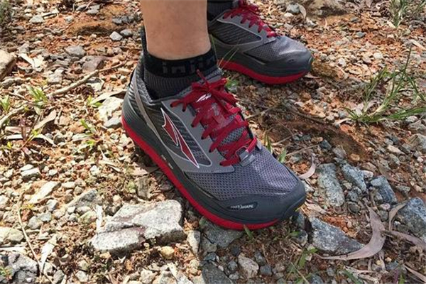 越野跑鞋和登山鞋區(qū)別 保護性不同