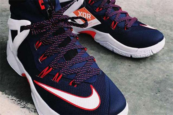 為什么籃球鞋那么貴 這些原因影響的 為什么籃球鞋那么貴 這些原因影響的